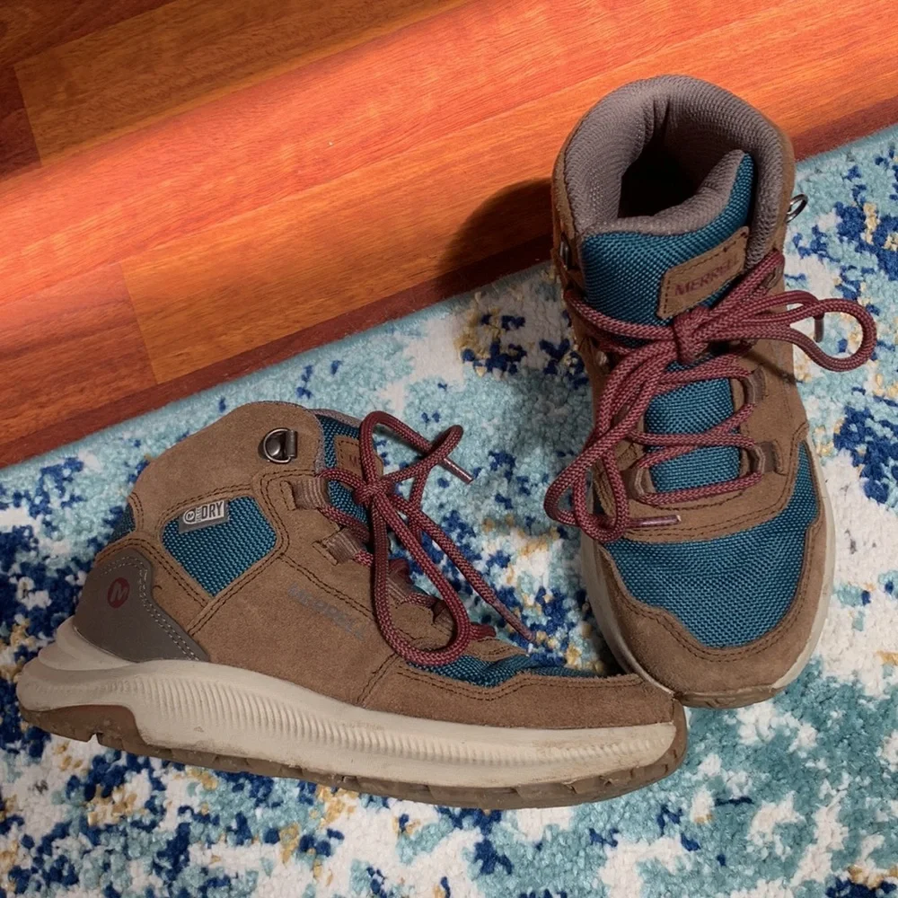 Kids Merrell Hiking Boots size 13.5 M